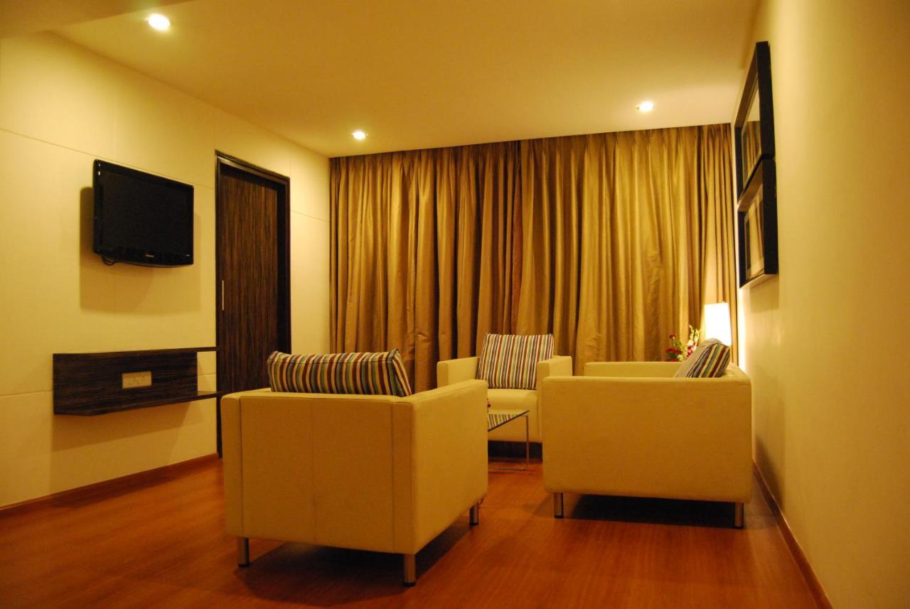 Royal Park Kakinada Hotel Exterior foto