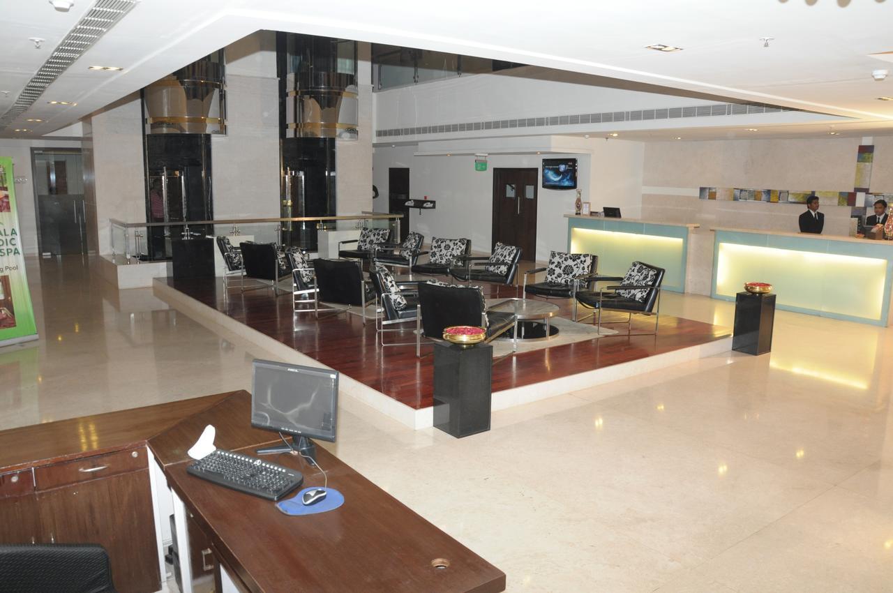 Royal Park Kakinada Hotel Exterior foto
