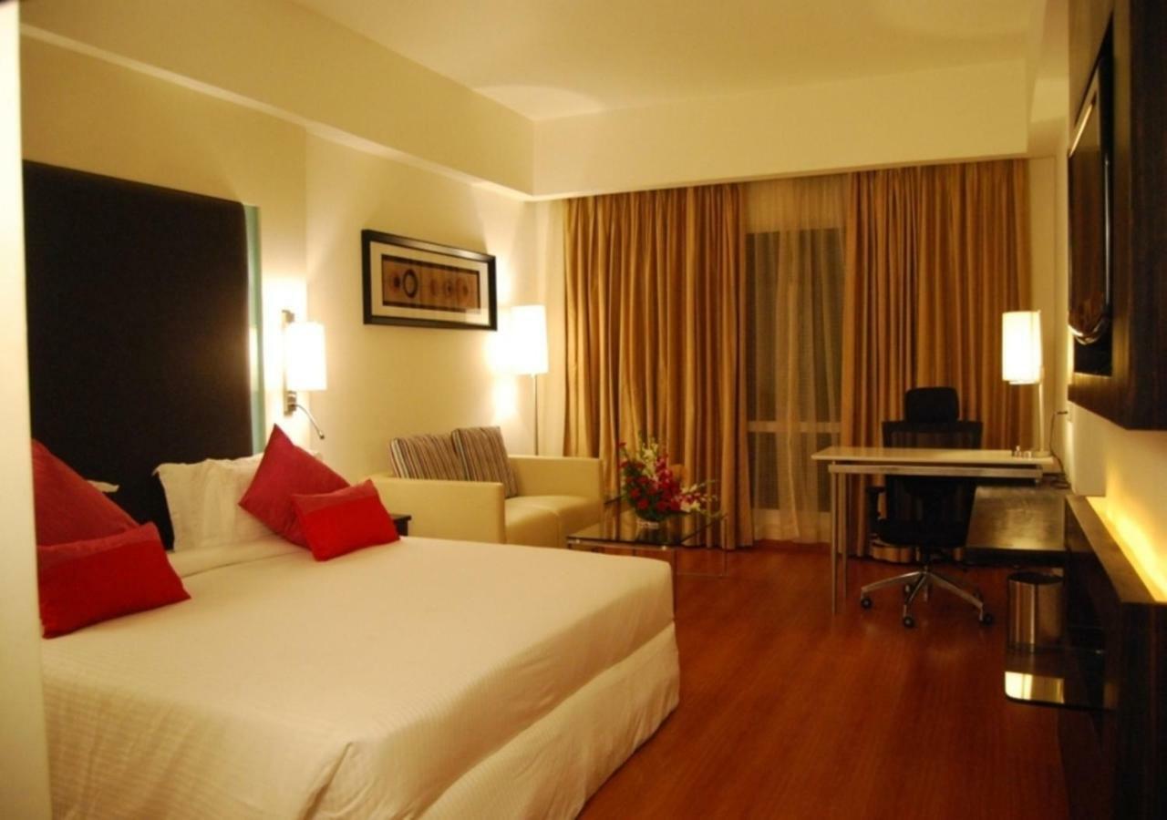 Royal Park Kakinada Hotel Exterior foto