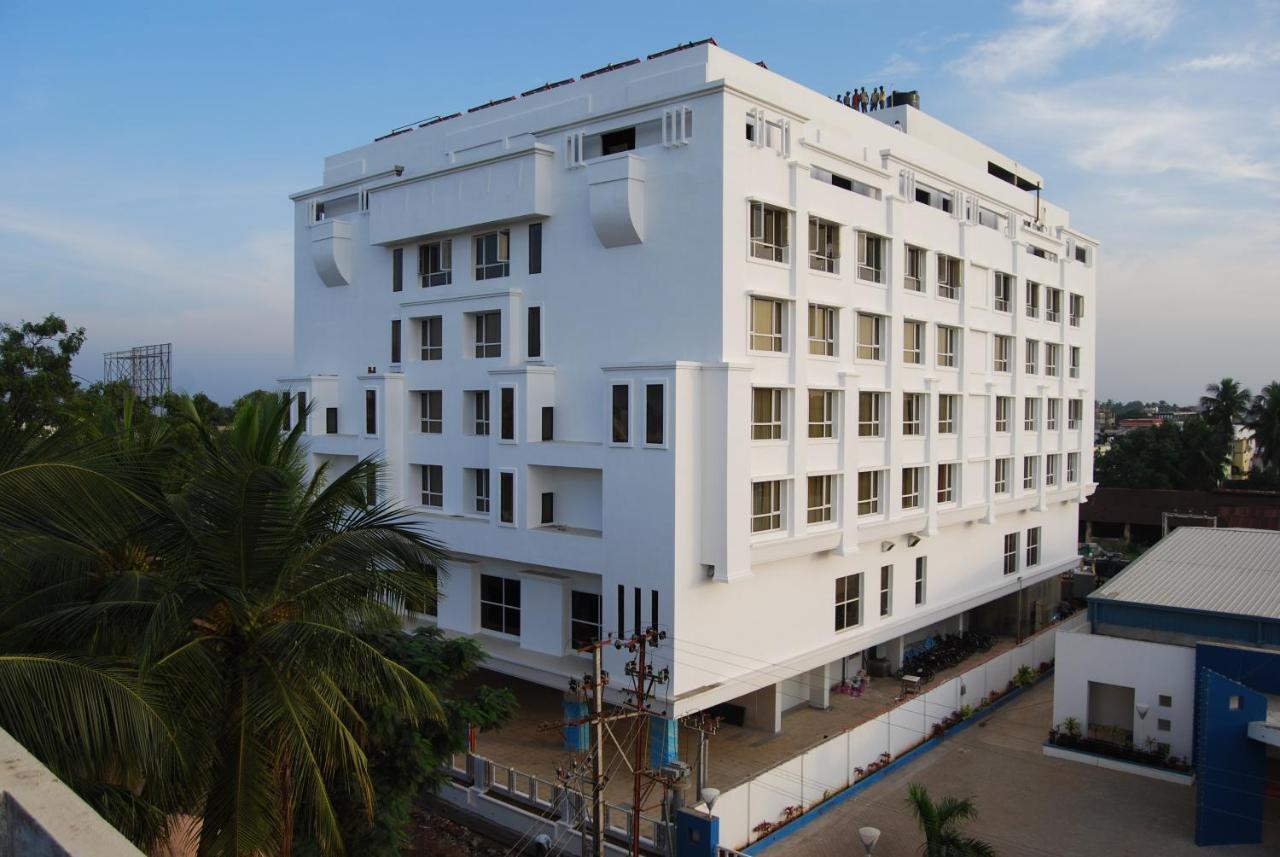 Royal Park Kakinada Hotel Exterior foto